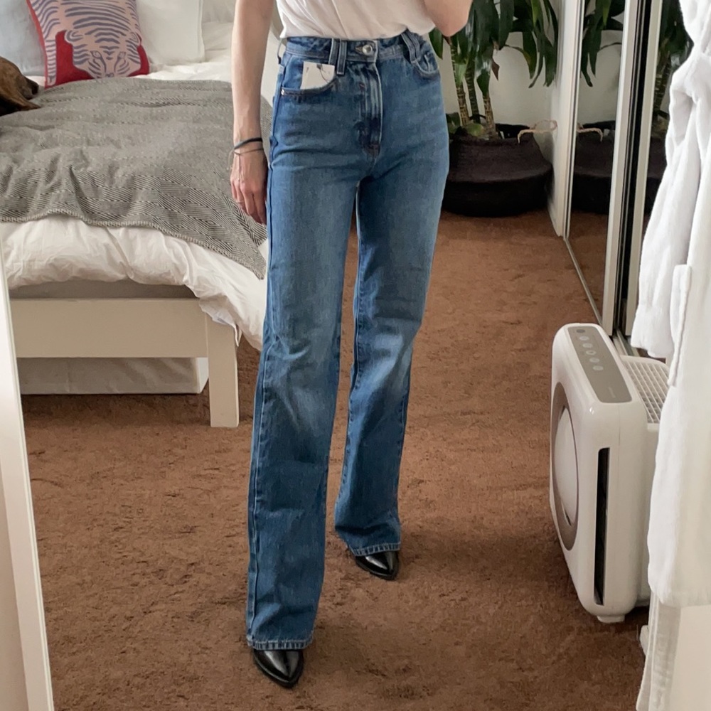 Zara high-waisted full leg jeans SZ 2 in dark blue